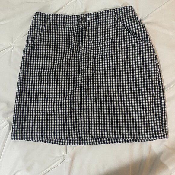 Black and White Plaid Skirt Hollister Medium - Picture 2 of 4